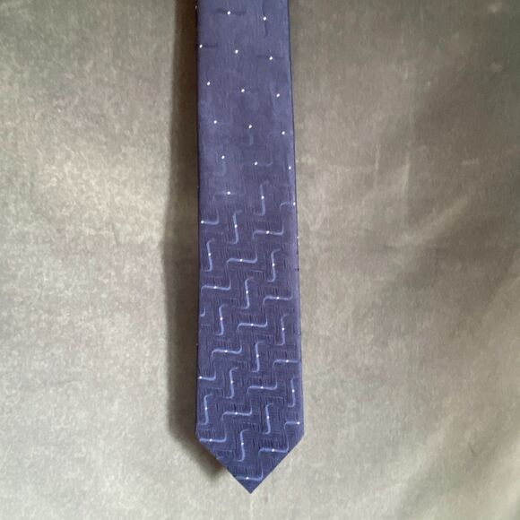 Blue & White Jacquard Wavy Zig Zag Motif 100% Silk Handmade Tie - Picture 1 of 9